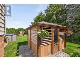 19 HEMLOCK BOULEVARD - 33