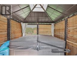 19 HEMLOCK BOULEVARD - 34