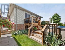 19 HEMLOCK BOULEVARD - 39