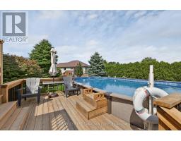 19 HEMLOCK BOULEVARD - 40