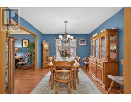 19 HEMLOCK BOULEVARD - 9