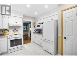 37 VIRGINIA CRESCENT - 25