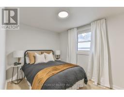 32 MARY STREET E - 24