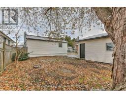 32 MARY STREET E - 31