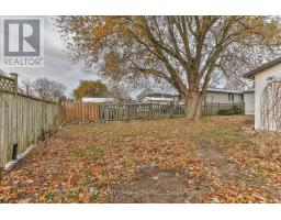 32 MARY STREET E - 33