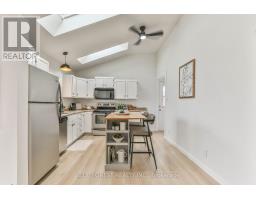 32 MARY STREET E - 8