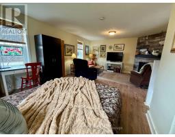 21622 DUNDONALD ROAD - 28