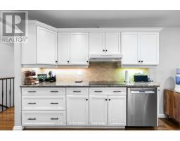 6977 LAMBETH WALK - 11