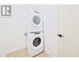 8 - 32 POSTMA CRESCENT - 22