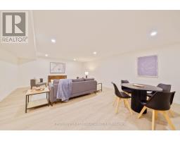 8 - 32 POSTMA CRESCENT - 23