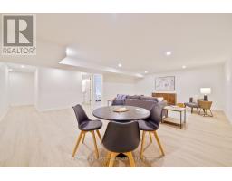 8 - 32 POSTMA CRESCENT - 26