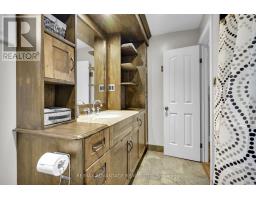 443 SANDRINGHAM CRESCENT - 24