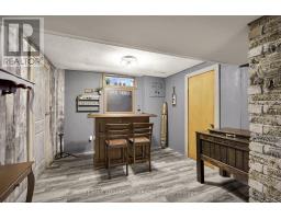 443 SANDRINGHAM CRESCENT - 34