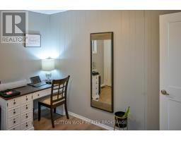 1748 MCKENZIE STREET - 23