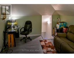 1748 MCKENZIE STREET - 28