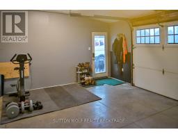 1748 MCKENZIE STREET - 33