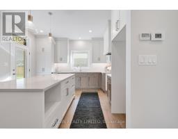 8 HARTLAND CIRCLE - 15