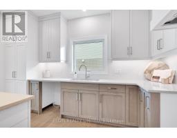 8 HARTLAND CIRCLE - 20