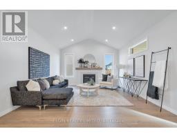 8 HARTLAND CIRCLE - 22