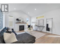 8 HARTLAND CIRCLE - 23