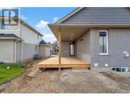 8 HARTLAND CIRCLE - 5