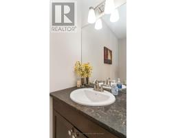 102 CAVERHILL CRESCENT - 16