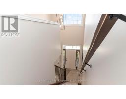 102 CAVERHILL CRESCENT - 22