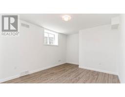 102 CAVERHILL CRESCENT - 32