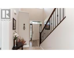 102 CAVERHILL CRESCENT - 4