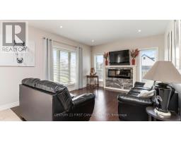 102 CAVERHILL CRESCENT - 6