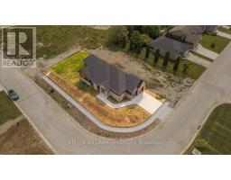 39 EAST GLEN DRIVE - 43