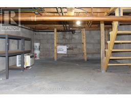 101 - 1090 KIPPS LANE - 19