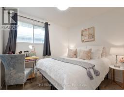 10 STROUD CRESCENT - 12