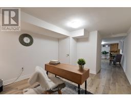 10 STROUD CRESCENT - 24