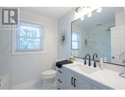 73 MCLEOD CRESCENT - 32