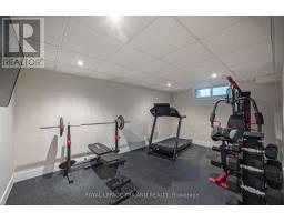 73 MCLEOD CRESCENT - 40