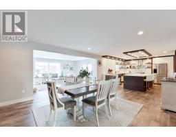 5229 WALES CRESCENT - 13