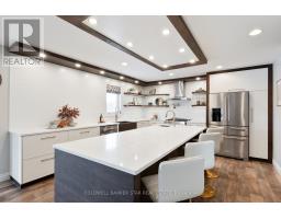 5229 WALES CRESCENT - 21