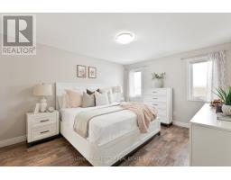 5229 WALES CRESCENT - 32