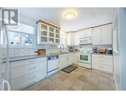 15 STIRLING CRESCENT - 17