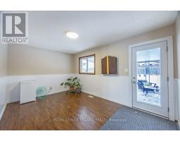 15 STIRLING CRESCENT - 20