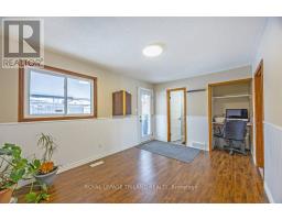 15 STIRLING CRESCENT - 21