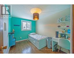 15 STIRLING CRESCENT - 26