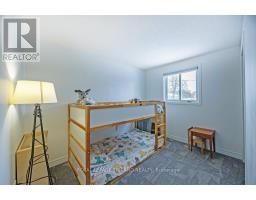 15 STIRLING CRESCENT - 27