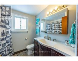 15 STIRLING CRESCENT - 29