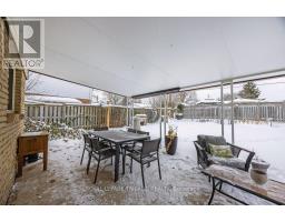 15 STIRLING CRESCENT - 33