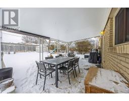 15 STIRLING CRESCENT - 34