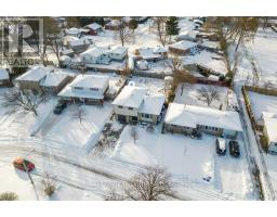 15 STIRLING CRESCENT - 39