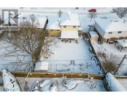 15 STIRLING CRESCENT - 42