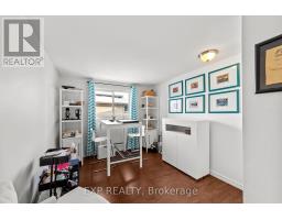 16 EDMUNDS CRESCENT - 13